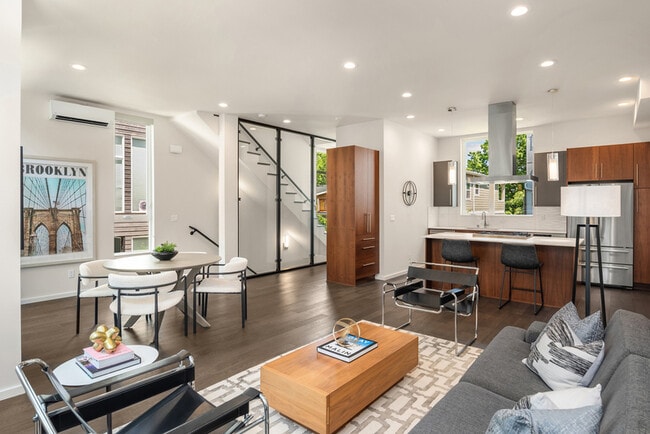 Photo - 818 25th Ave S Townhome