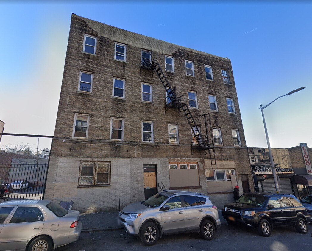Primary Photo - 130 Elm St
