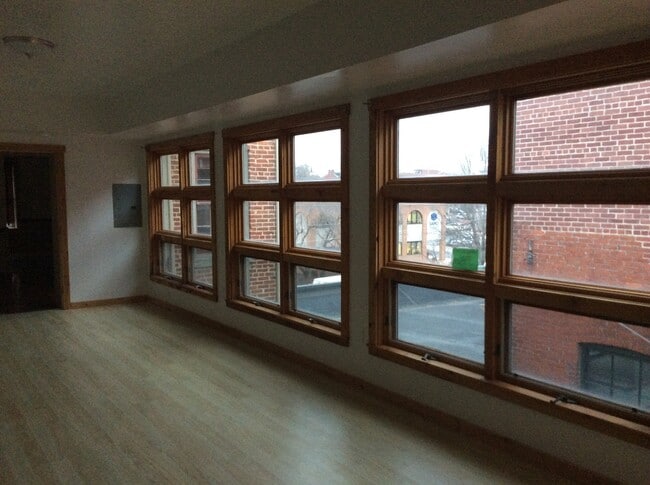 Building Photo - Downtown York Living at its Best! 1 Bedroom/1 Bath, Top Level Apartment, Laundry-Open Concept