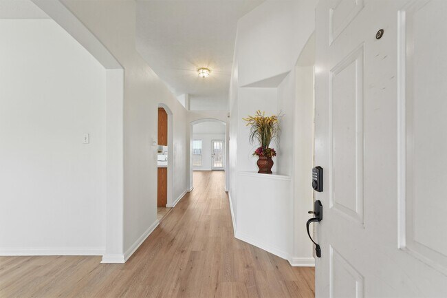 Foto del edificio - 14631 Englebrook Dr