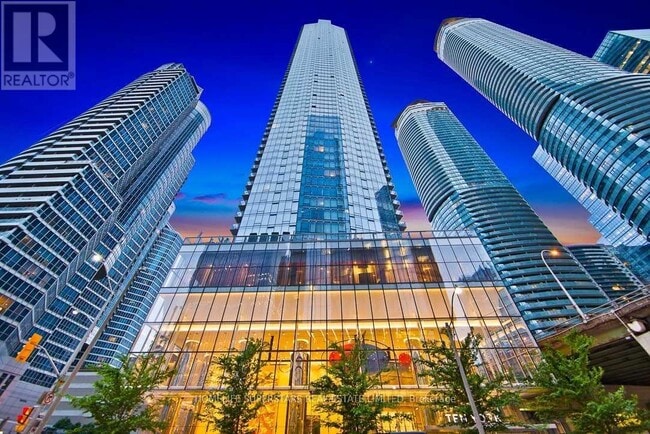 Building Photo - 10 York St