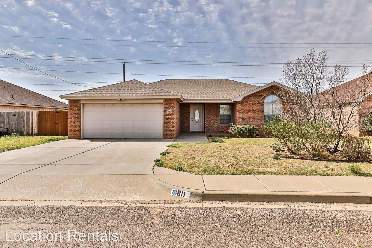 3 br, 2 bath House 811 11th Street House Rental in Wolfforth, TX