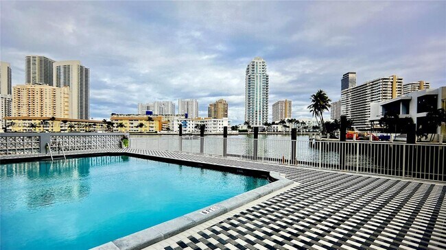 Building Photo - 137 Golden Isles Dr