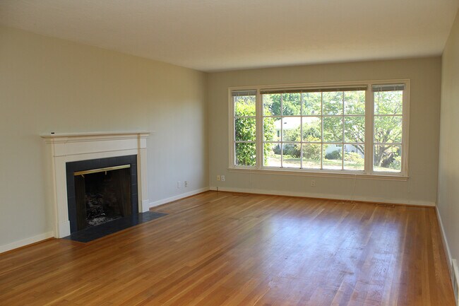 Foto del edificio - 8025-8027 SW Northvale Wy
