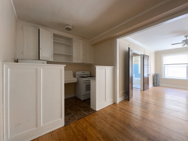 Foto del edificio - 1211 W Elmdale Ave