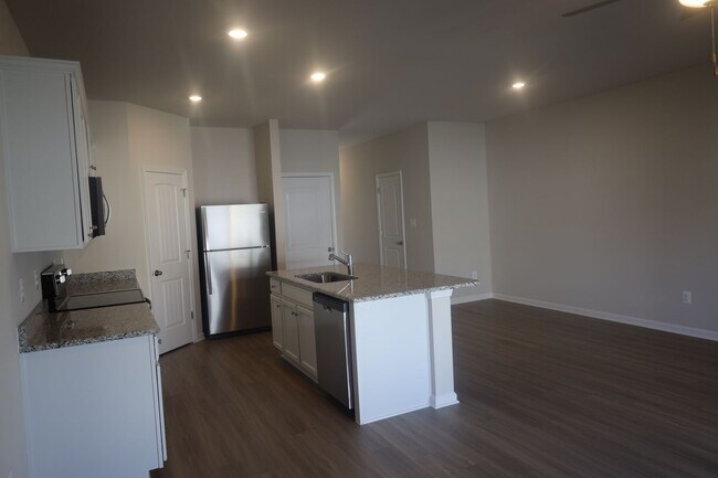 Building Photo - 81 Cramsford St