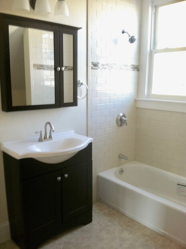 Building Photo - Saratoga Street Residence