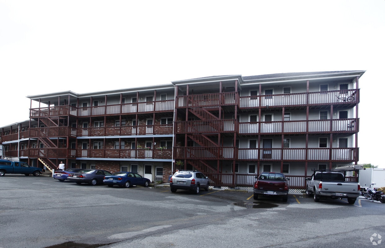 Building Photo - Hannah