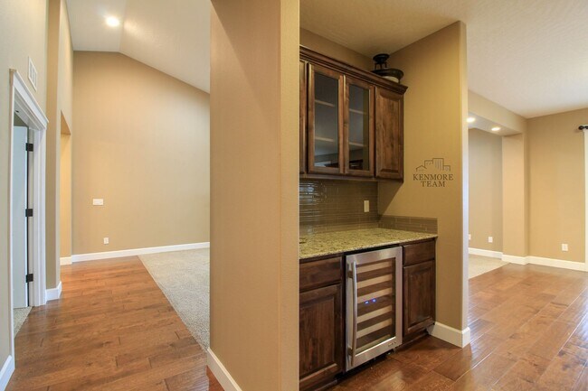 Building Photo - 3 Bedroom, 2.5 Bath Home + Office in South Richland
