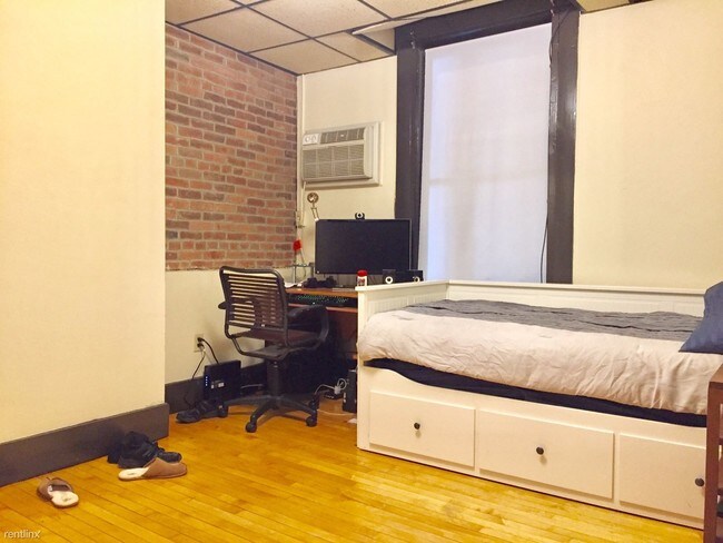 Building Photo - 1 br, 1 bath  - 149 Main St  1 Bath Apartment