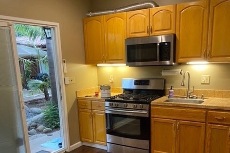 Sliding door entry and kitchen - 330 N Ontare Rd