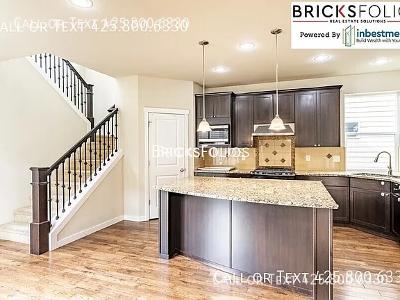 Building Photo - 10251 Eastridge Dr NE