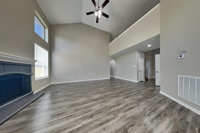 Building Photo - 17907 Timber Crossing Ln