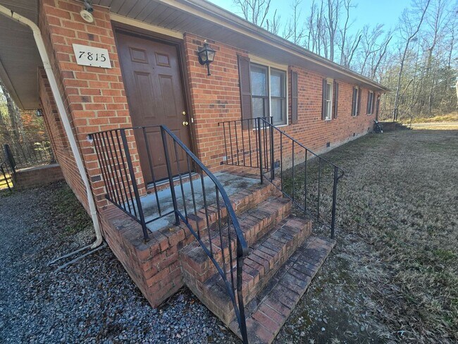 Building Photo - 2 BEDROOM DUPLEX IN PRINCE GEORGE - MUST VIEW BEFORE YOU CAN APPLY