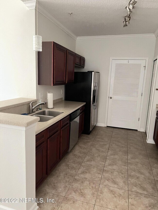 Building Photo - 5006 Key Lime Dr