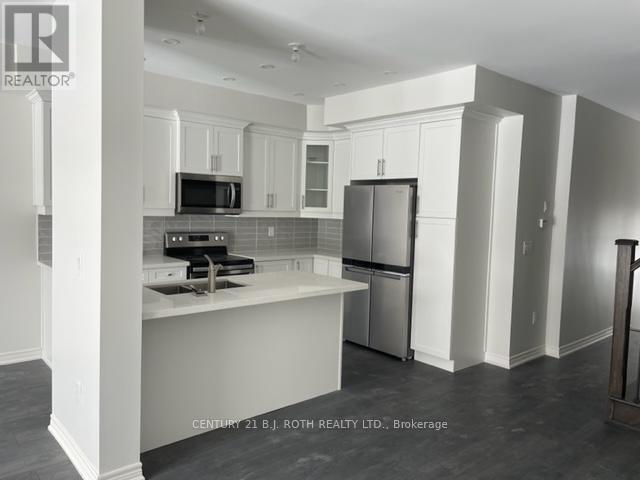 Building Photo - 228 James St E