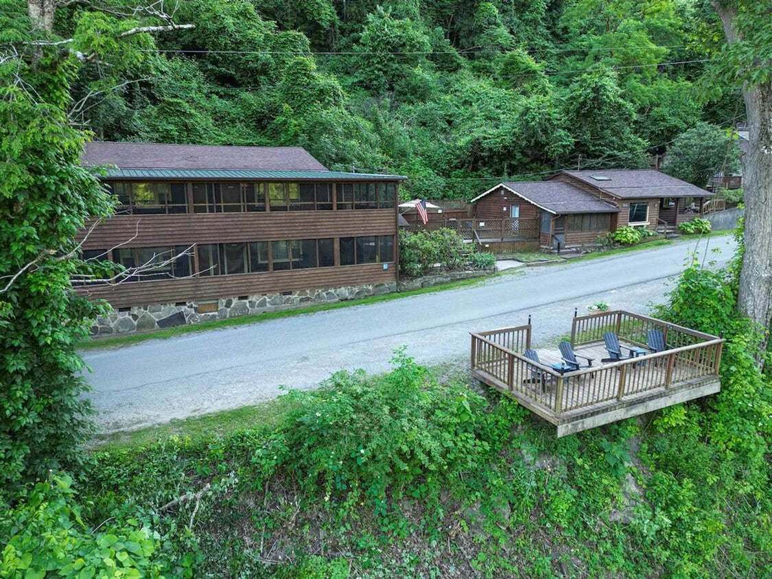 Primary Photo - 90 Faulkner Rd