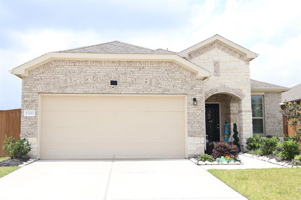 Foto principal - 1300 Coco Ray Ln