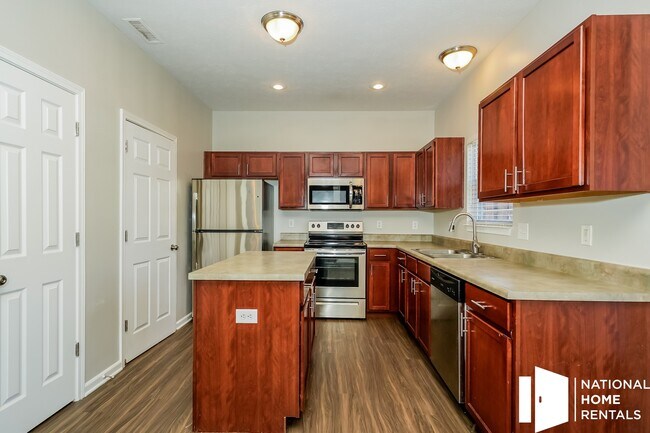 Building Photo - 4462 Bellchime Dr
