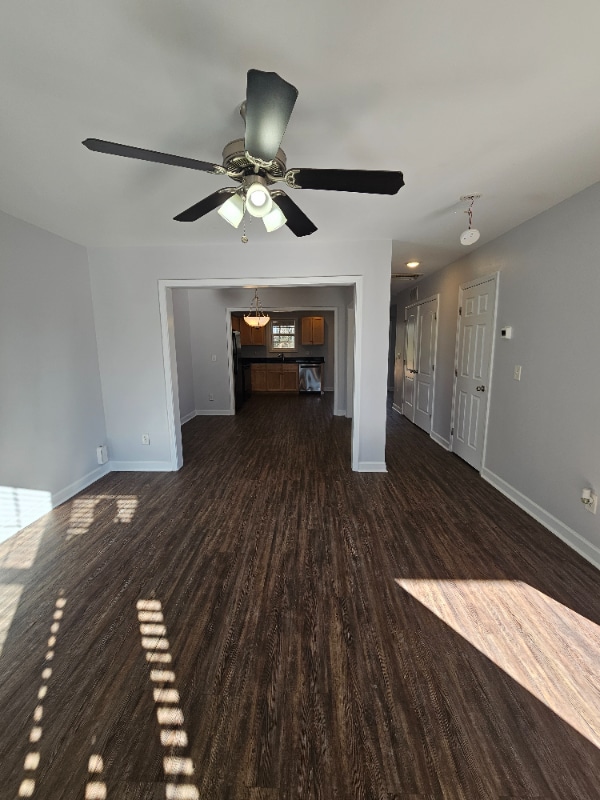 Foto del edificio - 527 Walter St