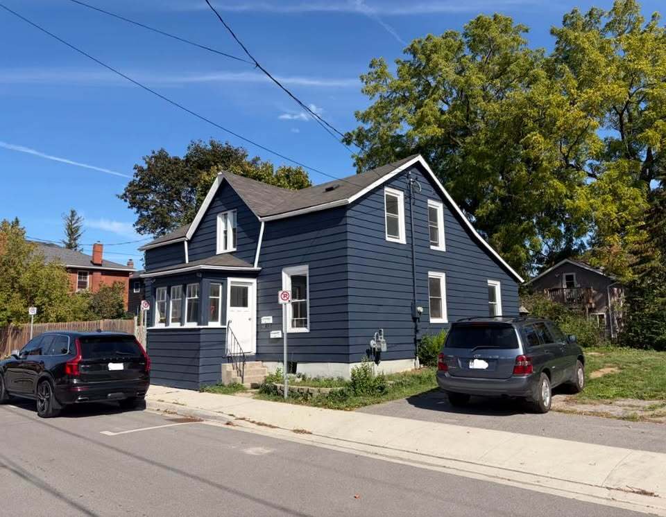 Primary Photo - 390 Mathew St