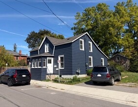 Building Photo - 390 Mathew St