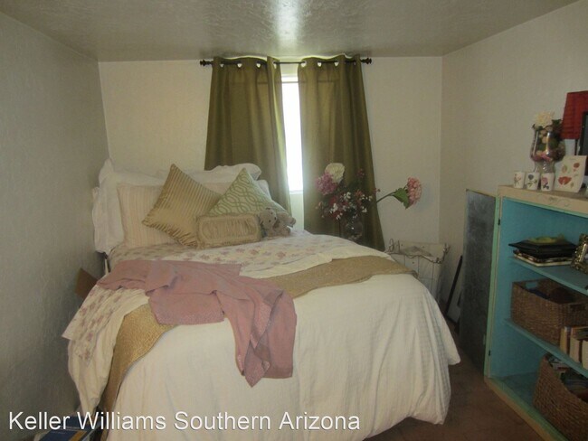 Building Photo - 1 br, 1 bath House - 913 N. Plumer Ave.