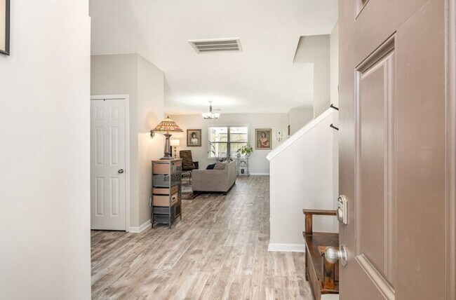 Foto del edificio - Rent this beautiful 4-bedroom, 3-bathroom ...