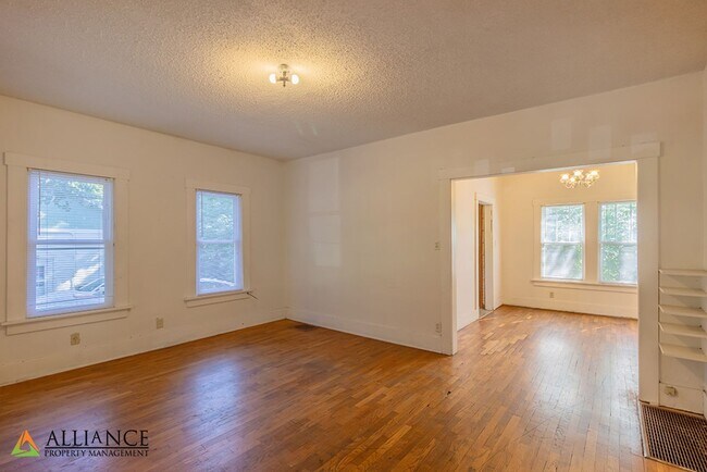 Foto del edificio - Perfect Location!