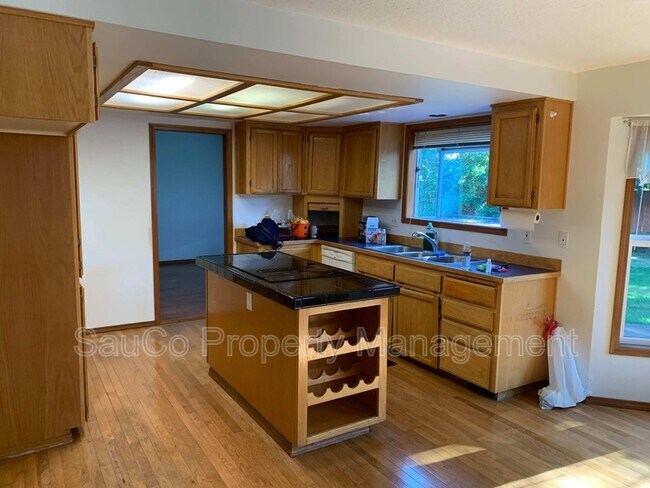 Foto del edificio - 1587 NE 57th Ave