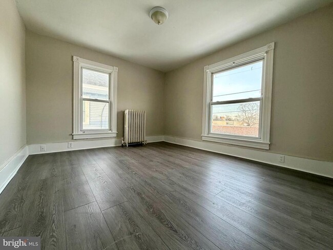 Building Photo - 706 N High St