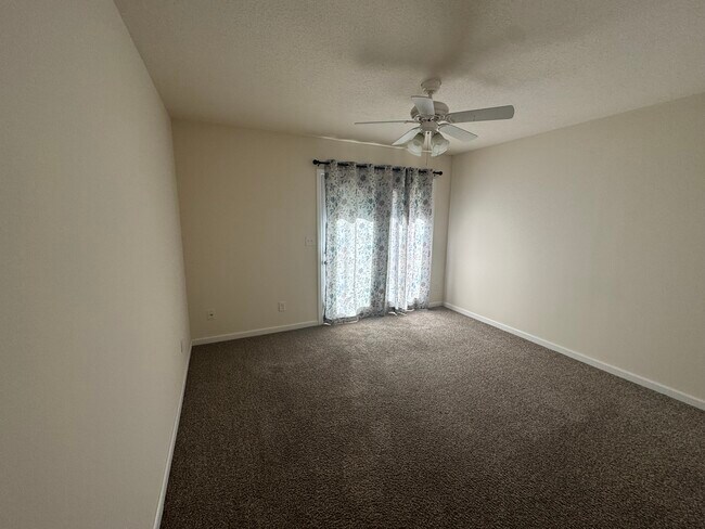 Sala de estar - James Dale Apartments