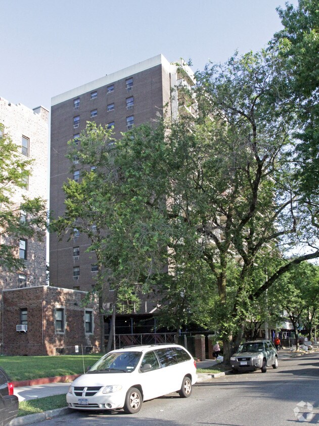 Foto del edificio - Marien Heim Tower & Senior Center