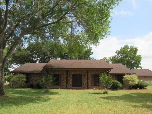 Building Photo - 3220 Clayhead Rd