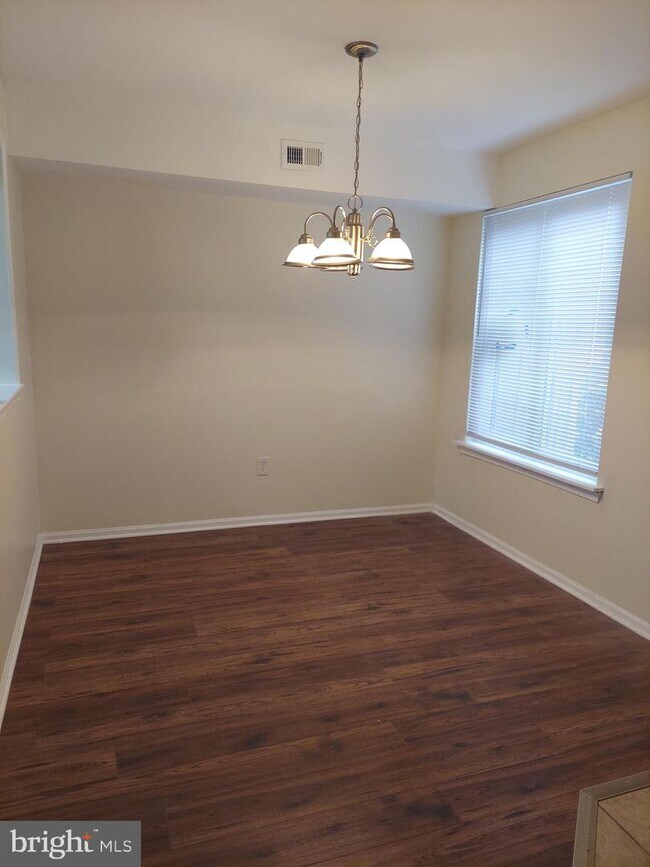 Foto del edificio - 339 Woodlake Dr