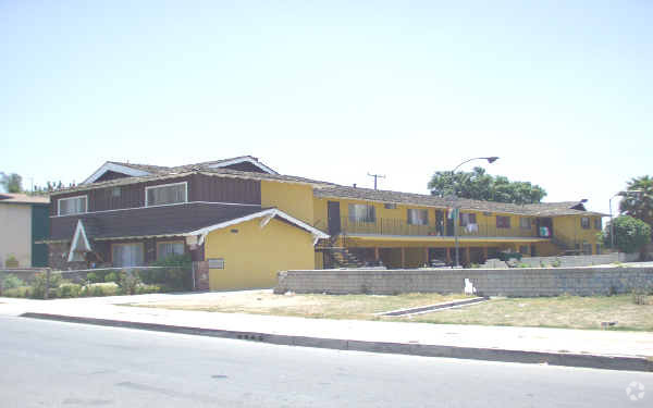 Building Photo - 3536 Los Flores Blvd
