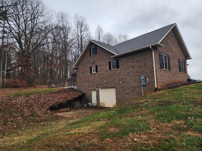 Building Photo - 7816 Cheatham Ford Rd