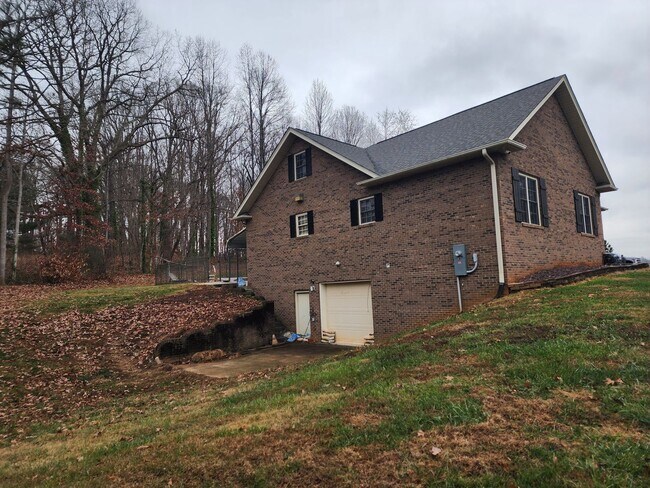 Foto del edificio - 7816 Cheatham Ford Rd