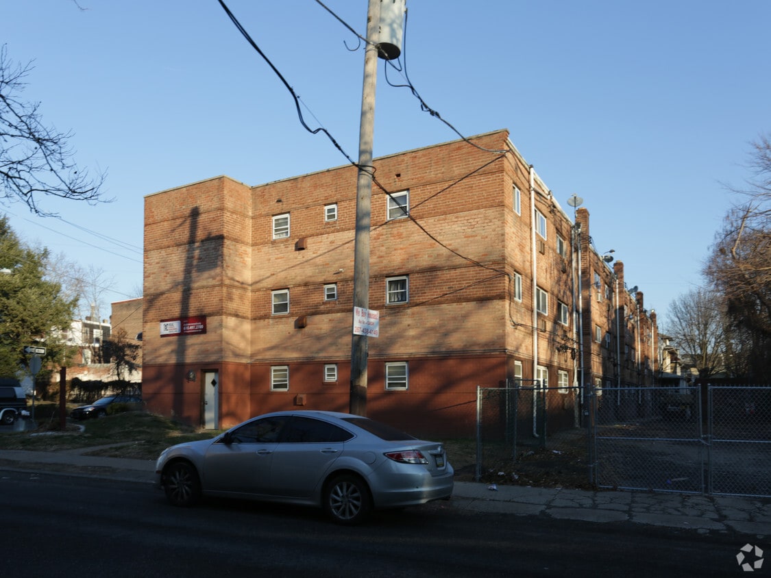 Building Photo - Lindley Gardens