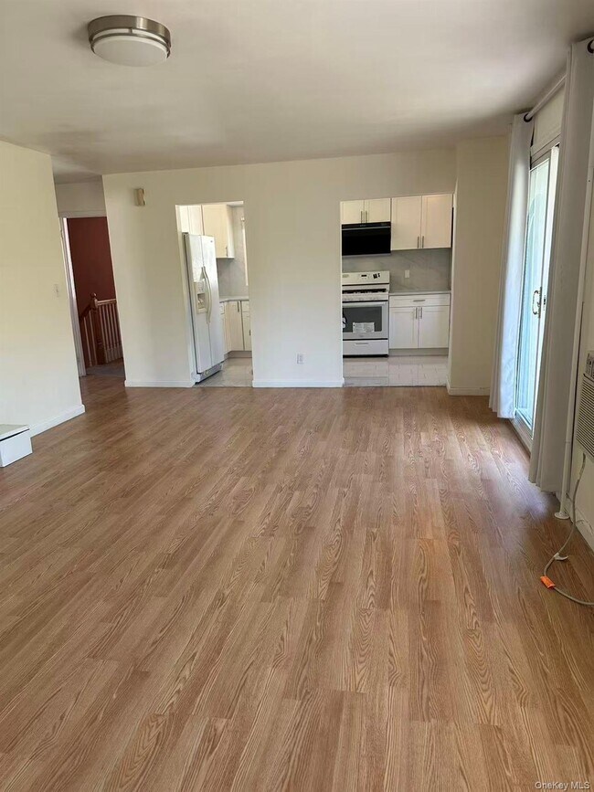 Foto del edificio - 33-24 255th St