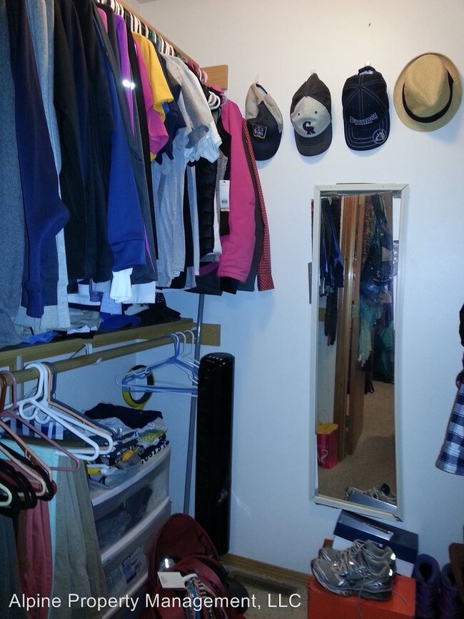 Foto del edificio - 1500 W 33rd St