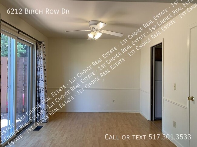 Foto del edificio - 6212 Birch Row Dr