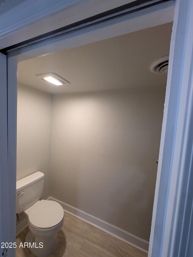 Foto del edificio - 7126 N 19th Ave