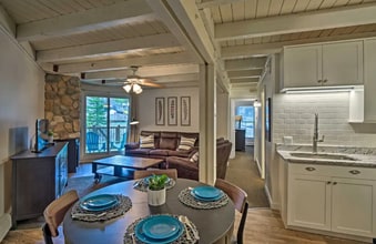 Building Photo - 2400 Lodgepole Cir