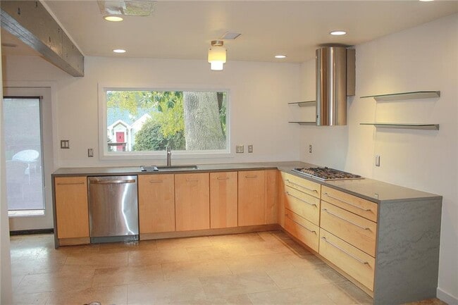 Foto del edificio - 270 Peachtree Way NE