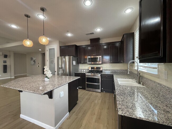 Building Photo - 3250 Tinker Creek Way