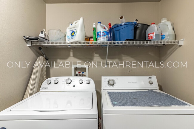 Building Photo - 843 E 620 N St