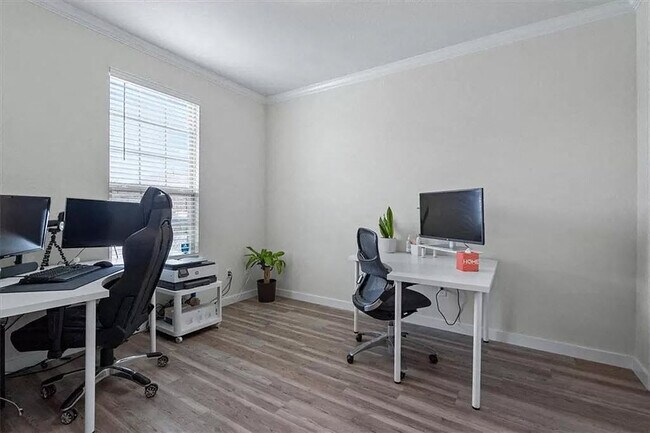 Building Photo - 200 Duroc Dr