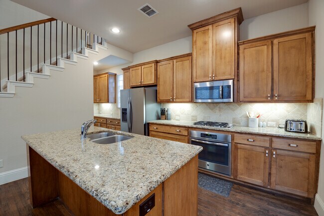 Foto del edificio - 713 Northwood Dr