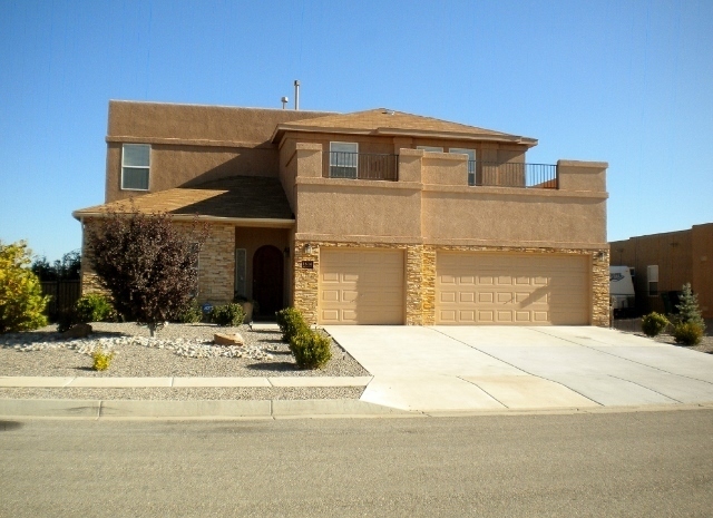 Primary Photo - Beautiful 5 BR, 3BA, 3300 Sqft Home in Rio...